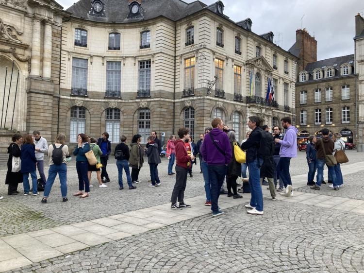 Des Enseignants Rassembl S Rennes En Hommage Leur Coll Gue Tu Arras