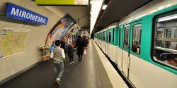 Des usagers dénoncent l'attitude agressive d'agents de la RATP : "Deux contrôleurs l’attrapent et lui aboient dessus"