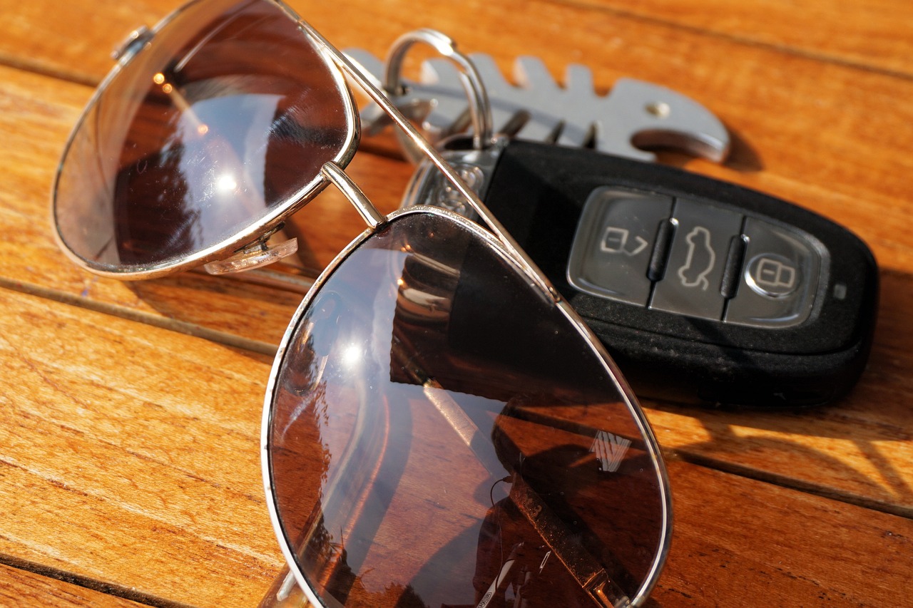 Conduire avec ce type de lunettes de soleil en Espagne est passible de 200 euros d