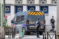 Attaque de la synagogue de Rouen : le gouvernement dénonce un nouvel « acte antisémite » en France