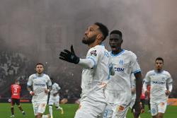 JOGUE BEM - Batalha nos gramados! ⚽🔴⚪ Luton Town recebe o Arsenal às  17:15. A emoção está no ar! Quem você acha que vai dominar o campo nesse  duelo? 👉 Deixe suas