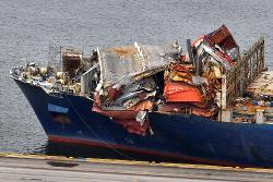 Pont effondré à Baltimore : Le porte-conteneurs accidenté finalement renfloué et remorqué