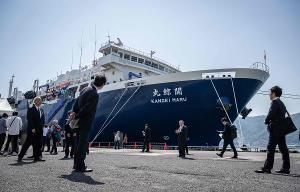 Japon : Le nouveau grand navire baleinier débute sa première campagne de chasse aux cétacés